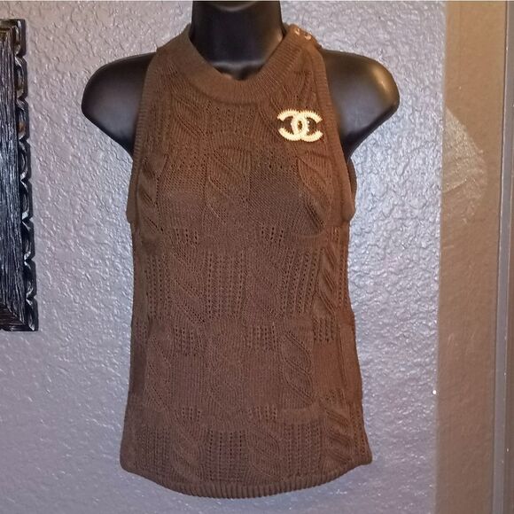 Isaac Mizrahi Sweaters - Isaac Mizrahi Brown Sleeveless Mock Neck Sweater W/Faux Buttons on Shoulder